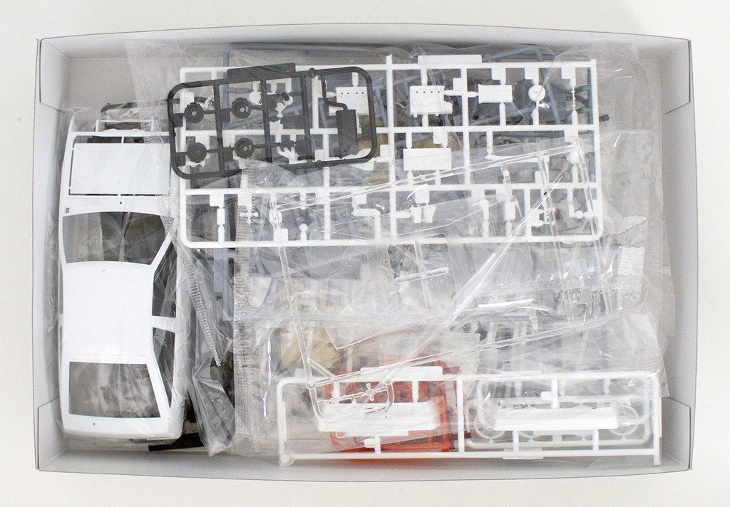 05969 Toyota Sprinter Trueno AE86 GT-APEX '84 Aoshima