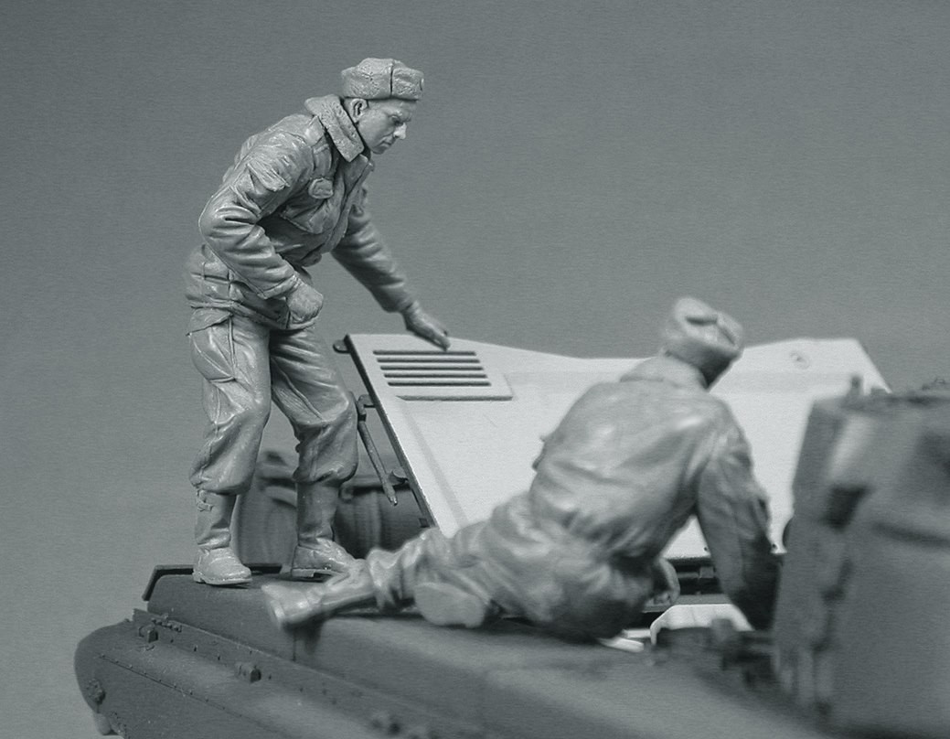 T-35189 Современные Российские танкисты (ремонт двигателя) Tank