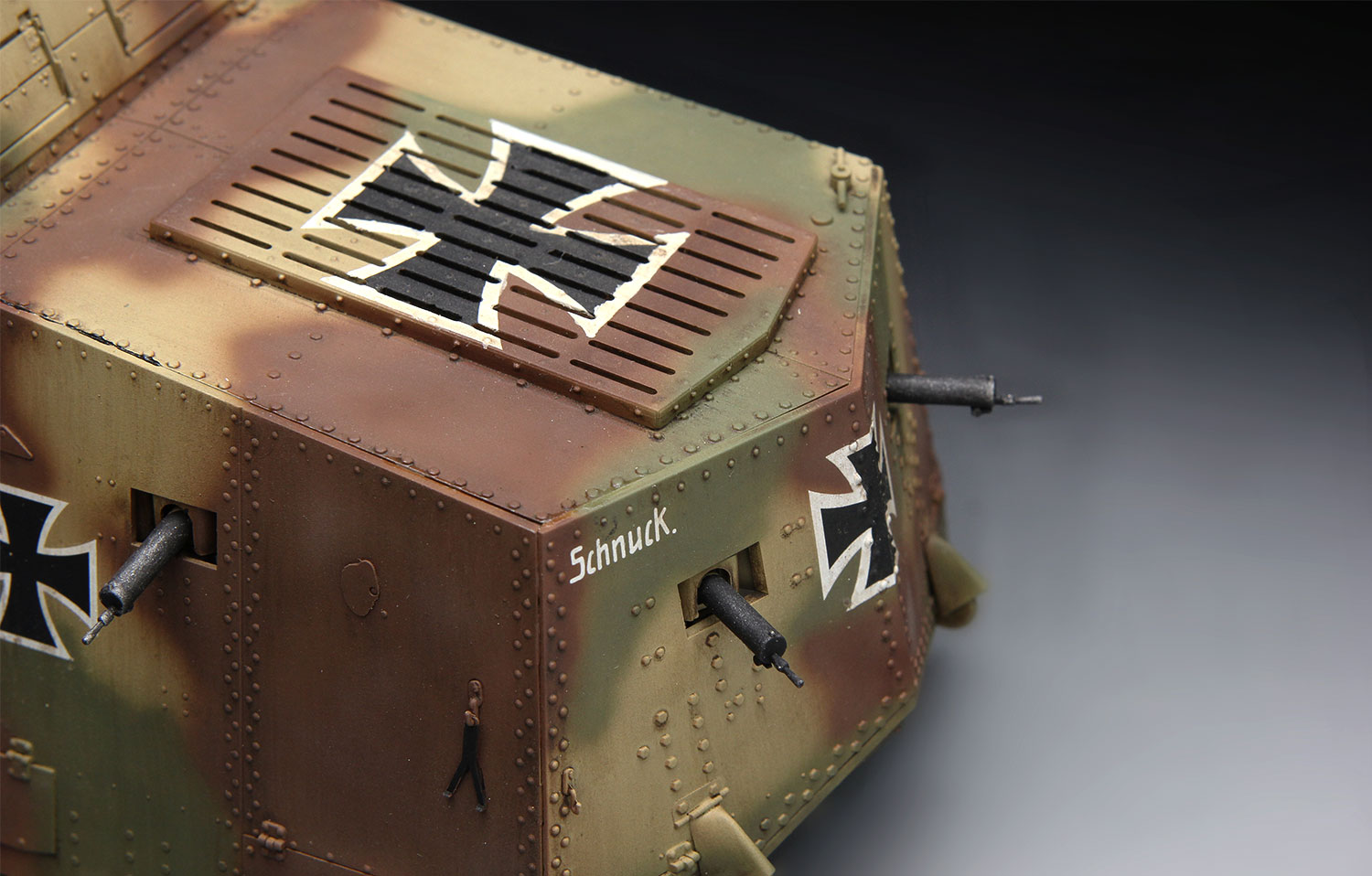 TS-017 German A7V Tank (Krupp) Meng