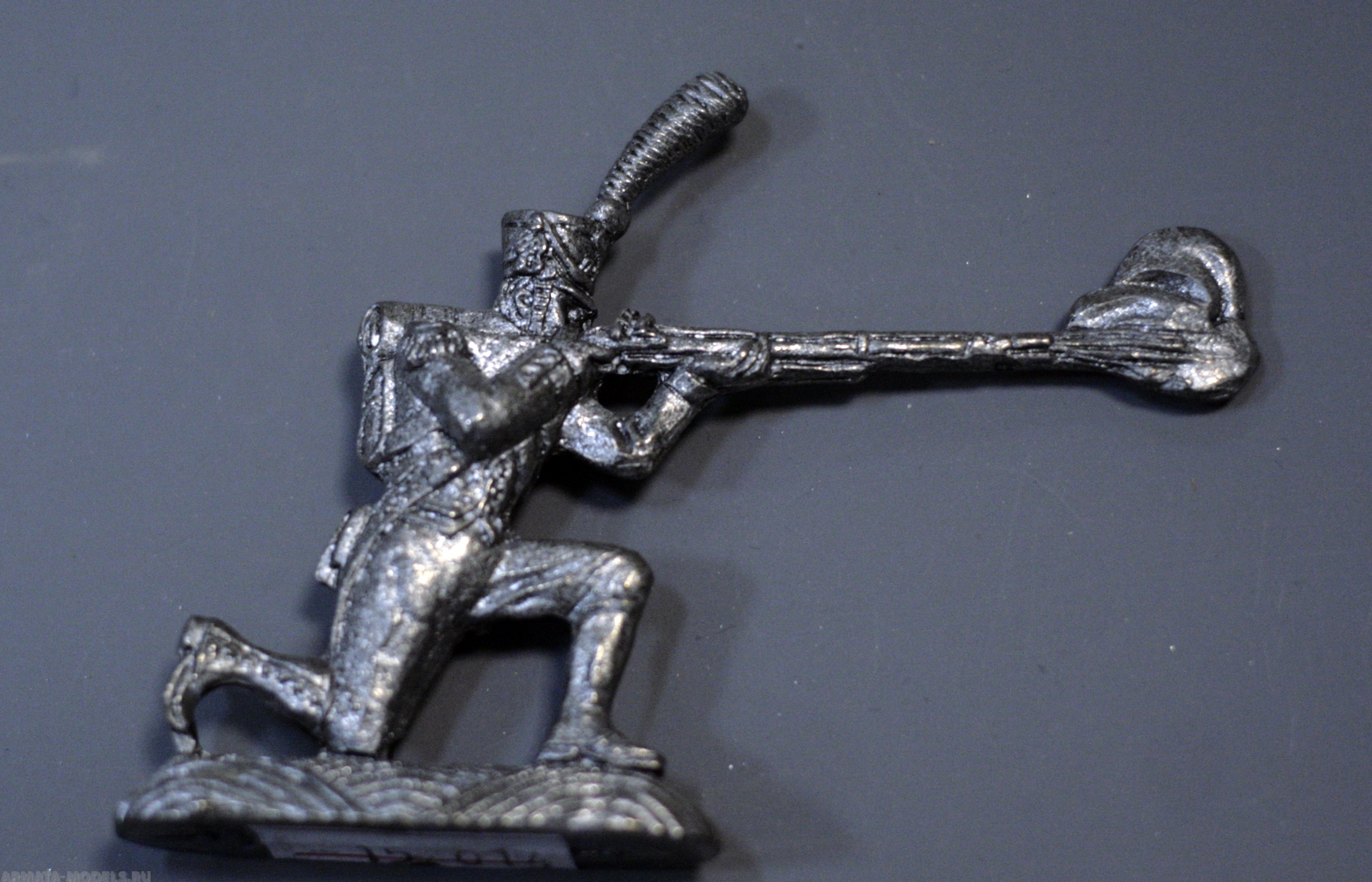 Н-15-014 Французский гренадер стреляющий с колена Солдатики "Ура"