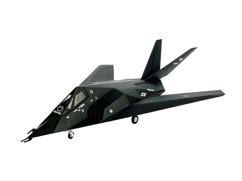 04037 Истребитель F-117 Stealth Revell