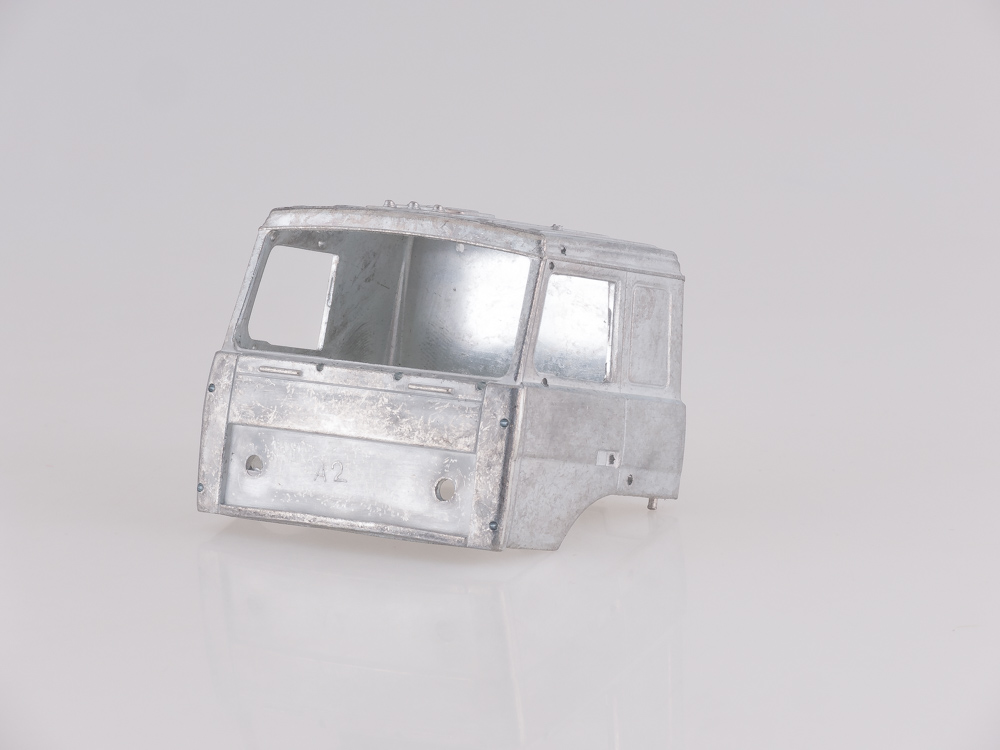 7039AVD Сборная модель МАЗ-6422 с полуприцепом МАЗ-9506-20 AVD Models