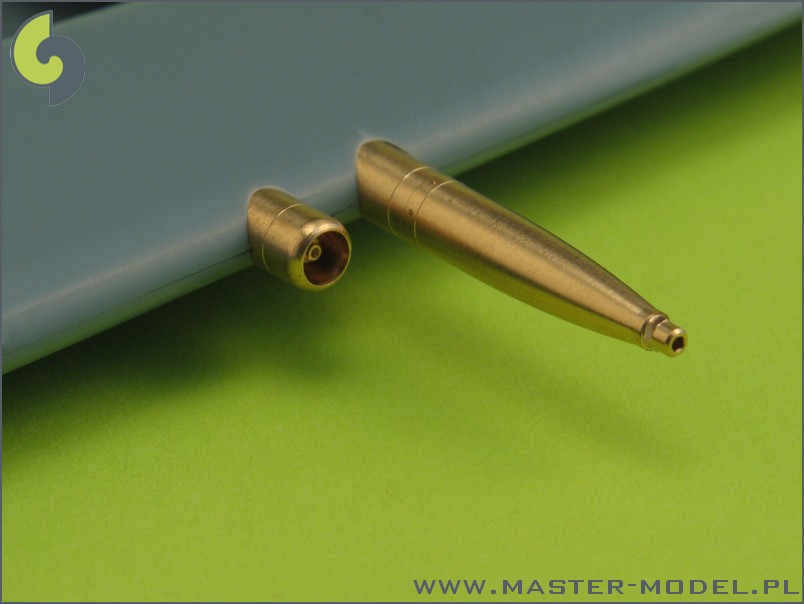 AM-32-020 Позднее крыло Supermarine Spitfire E - Hispano 20 мм и обтекатели