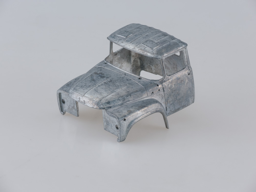 1062KIT Сборная модель Автоцисцерна Живая Рыба АЦЖР (ЗИЛ-130) AVD Models