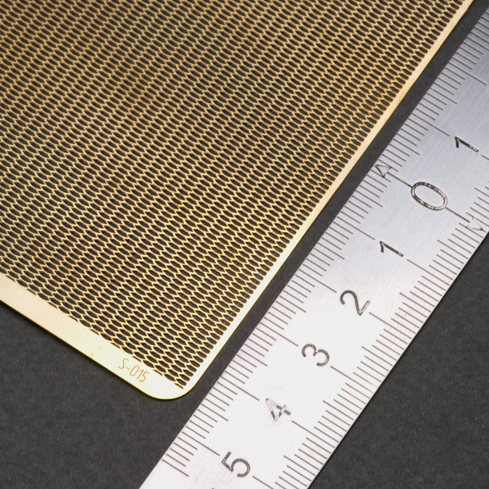 S-015 Просечно-вытяжной лист, размер M