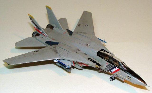 04049 Истребитель F-14D Super Tomcat Revell