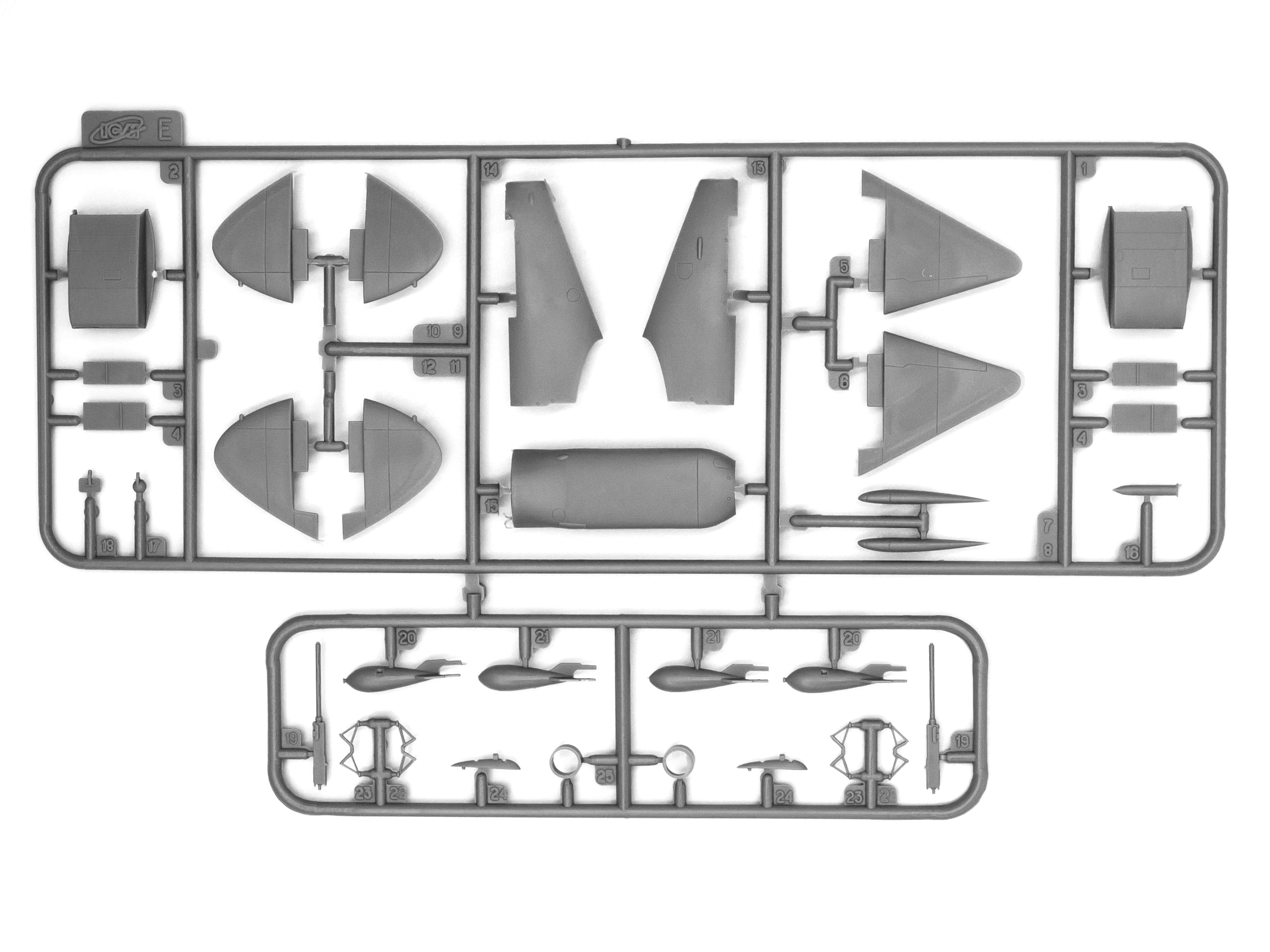 48061 Спитфайр Mk. IX, британский истребитель ІІ Мировой войны ICM
