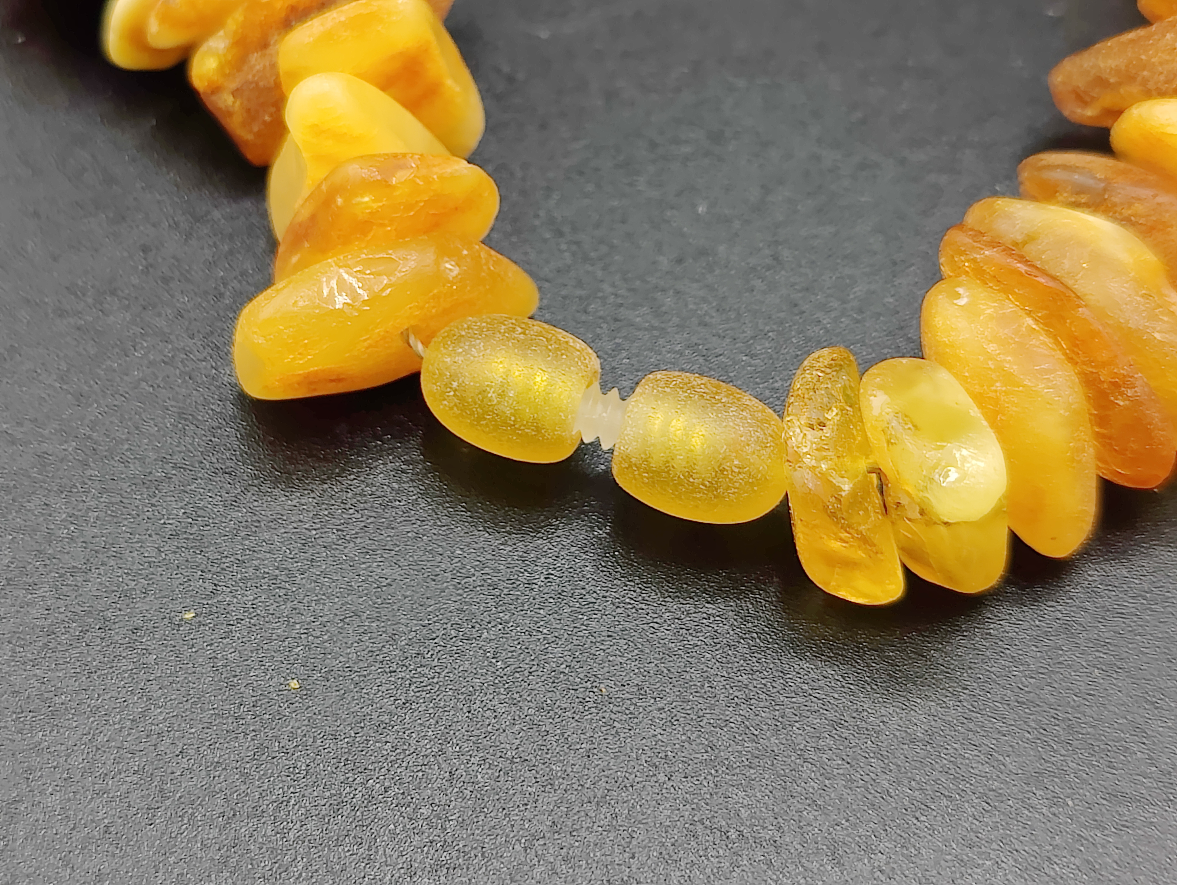 AAM0045 Бусы из необработанного янтаря "лечебные"