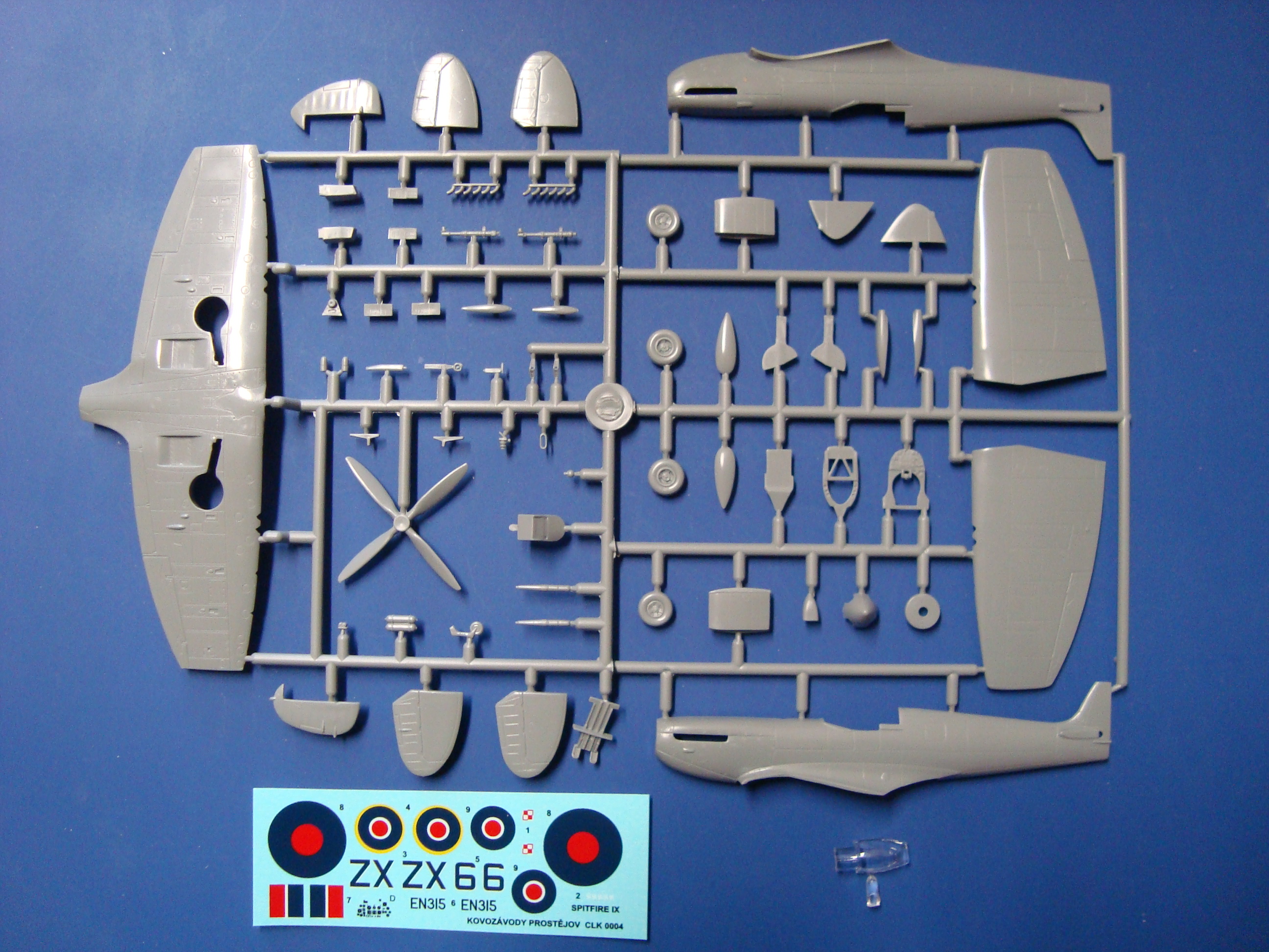 CLK0004 Spitfire Mk .IX KP Models